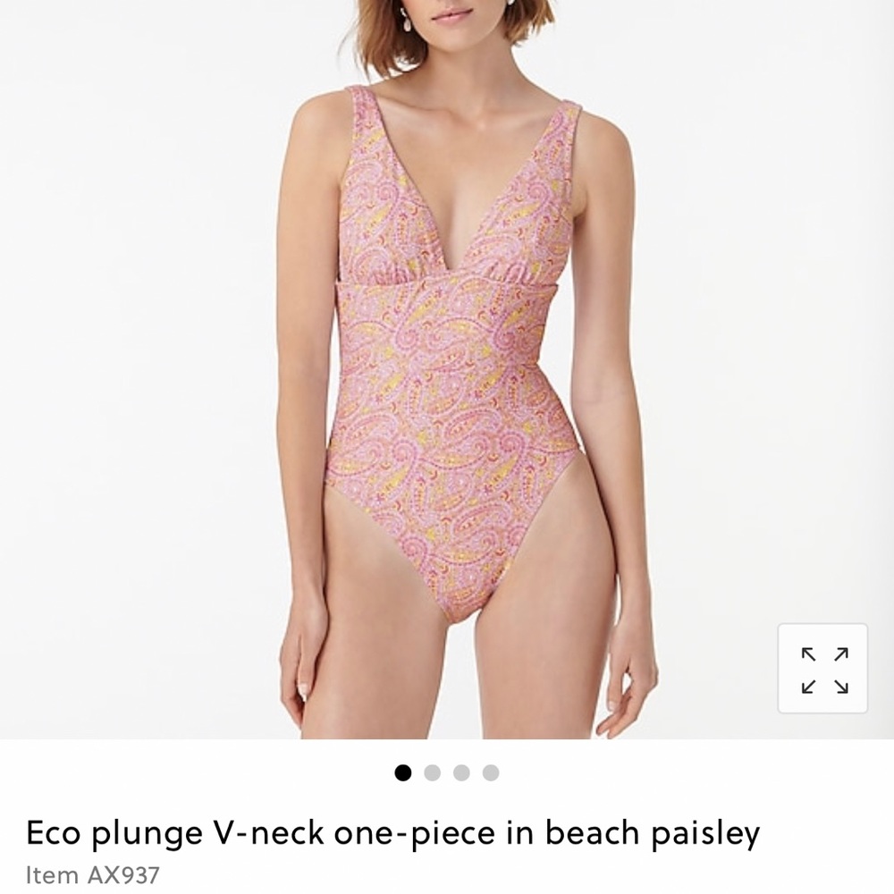 NWT V-neck paisley swimsuit